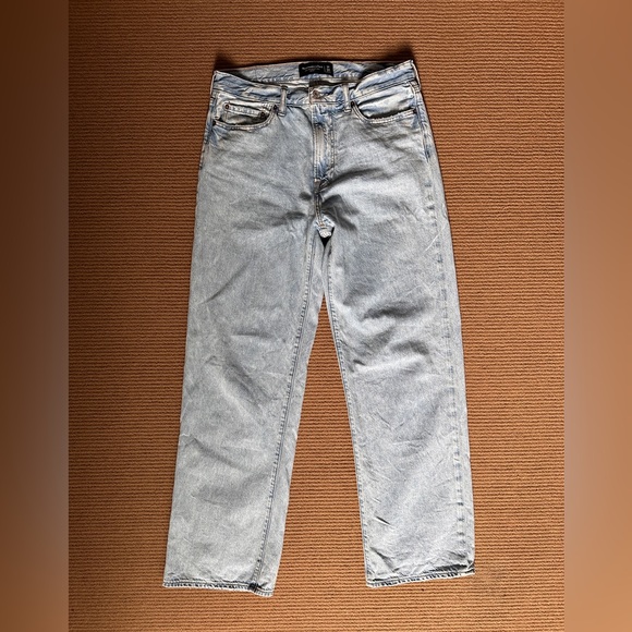 Abercrombie & Fitch Lightweight Baggy Jeans - Picture 3 of 5